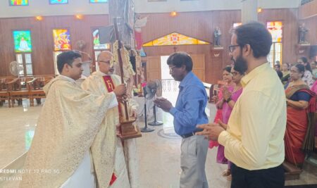 Journey of the Jubilee Crucifix to the families