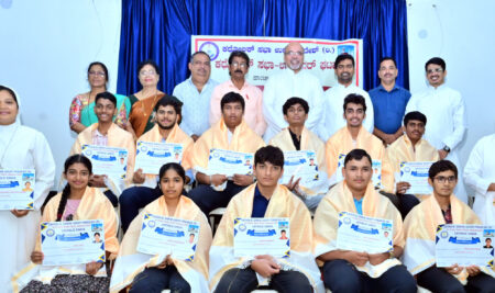 Catholic Sabha Udyavara Unit Honours Academic Achievers at St Francis Xavier Church